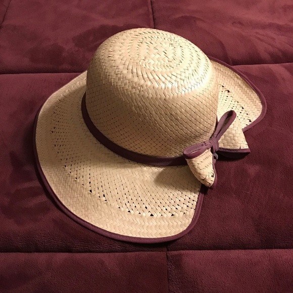 Sun Hat / Beach Hat - Natural straw with brown trim accent bow back pony split